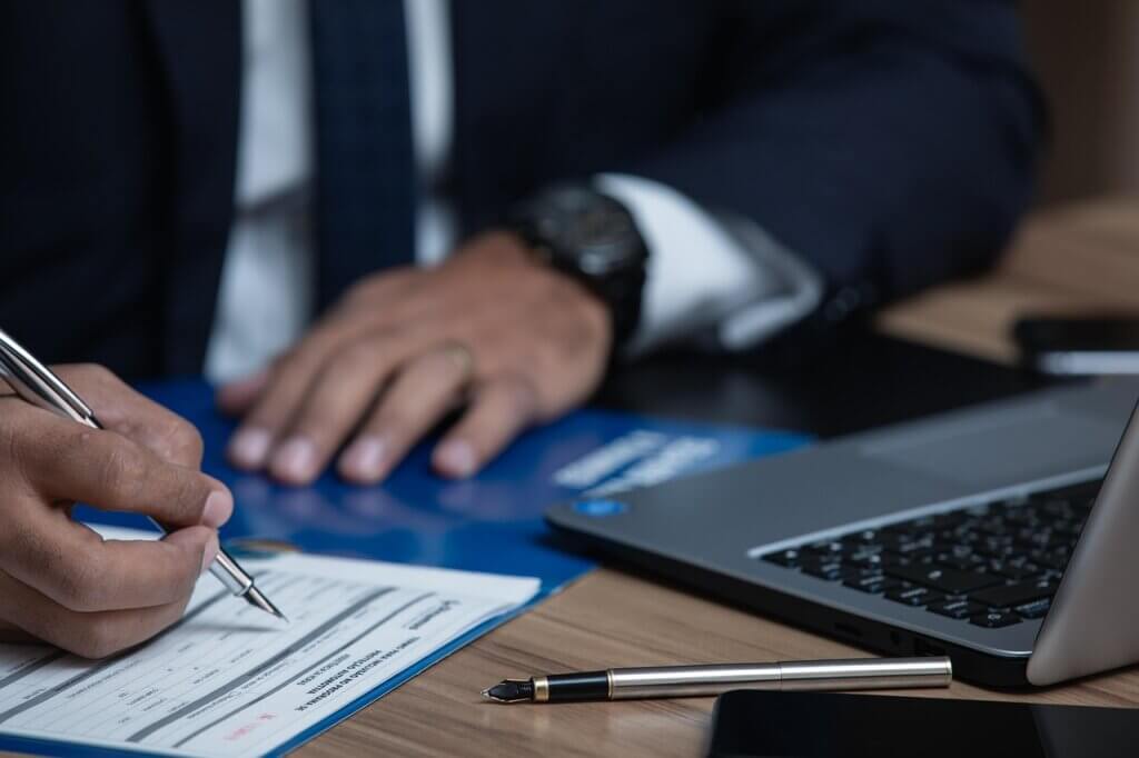 Reliable trace and serve services to locate individuals quickly and deliver legal documents with precision and discretion.